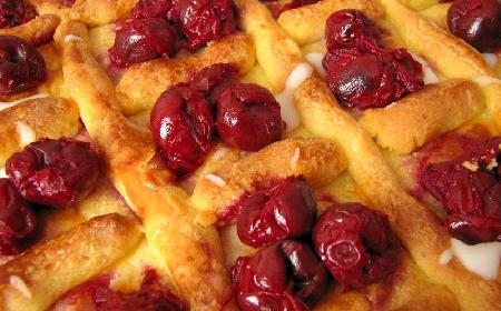Mazurek serowy na kruchym spodzie