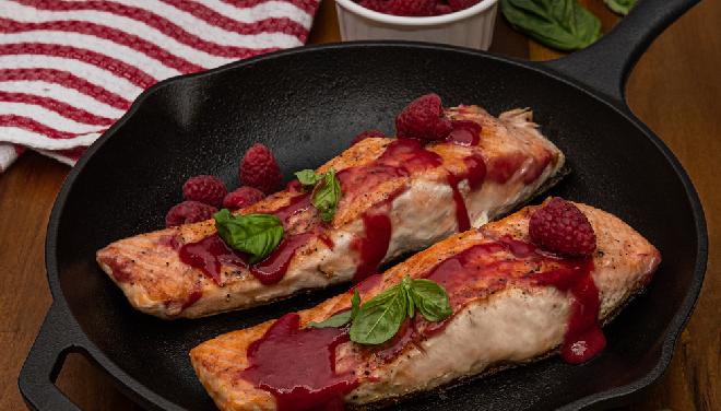 Łosoś w sosie z malin i Cabernet Sauvignon