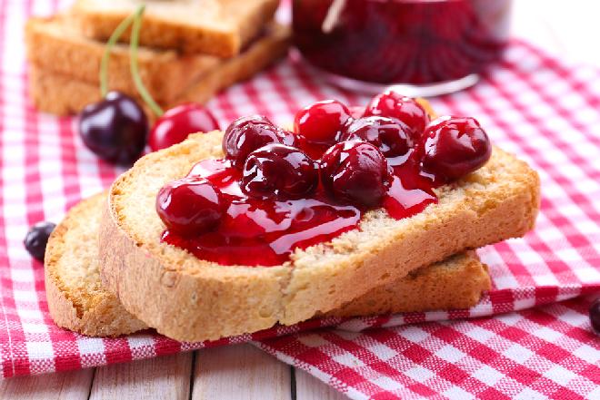 Konfitura z wiśni w galaretce porzeczkowej: przepis