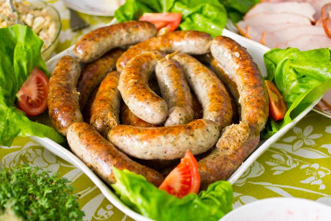 Biała kiełbasa w piwie: przepis nie tylko na Wielkanoc