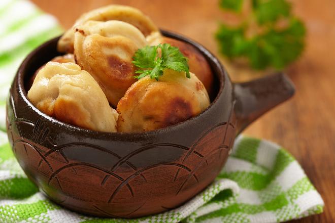Wschodnie knysze - przepis na pyszne smażone pierożki z nadzieniem z sera i ziemniaków