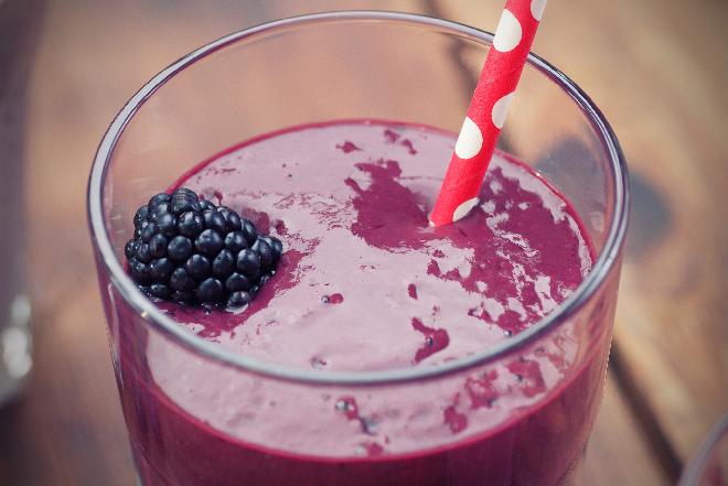Jeżynowe smoothie: przepis na koktajl